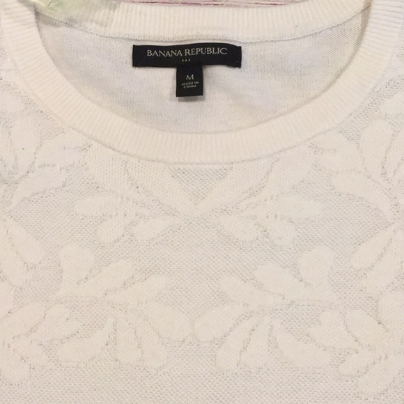 Banana Republic New but no tags, white crewneck sweater. - Picture 2 of 3